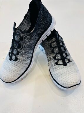 Skechers Women’s Luminate Ombre Knit Slip-On Sneakers in Black & White size 7